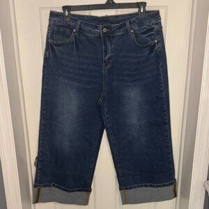NWOT Wide Leg Denim Capri Pants